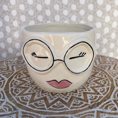 Fab girl pot with glasses