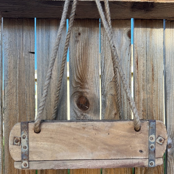 Hanging brick mold